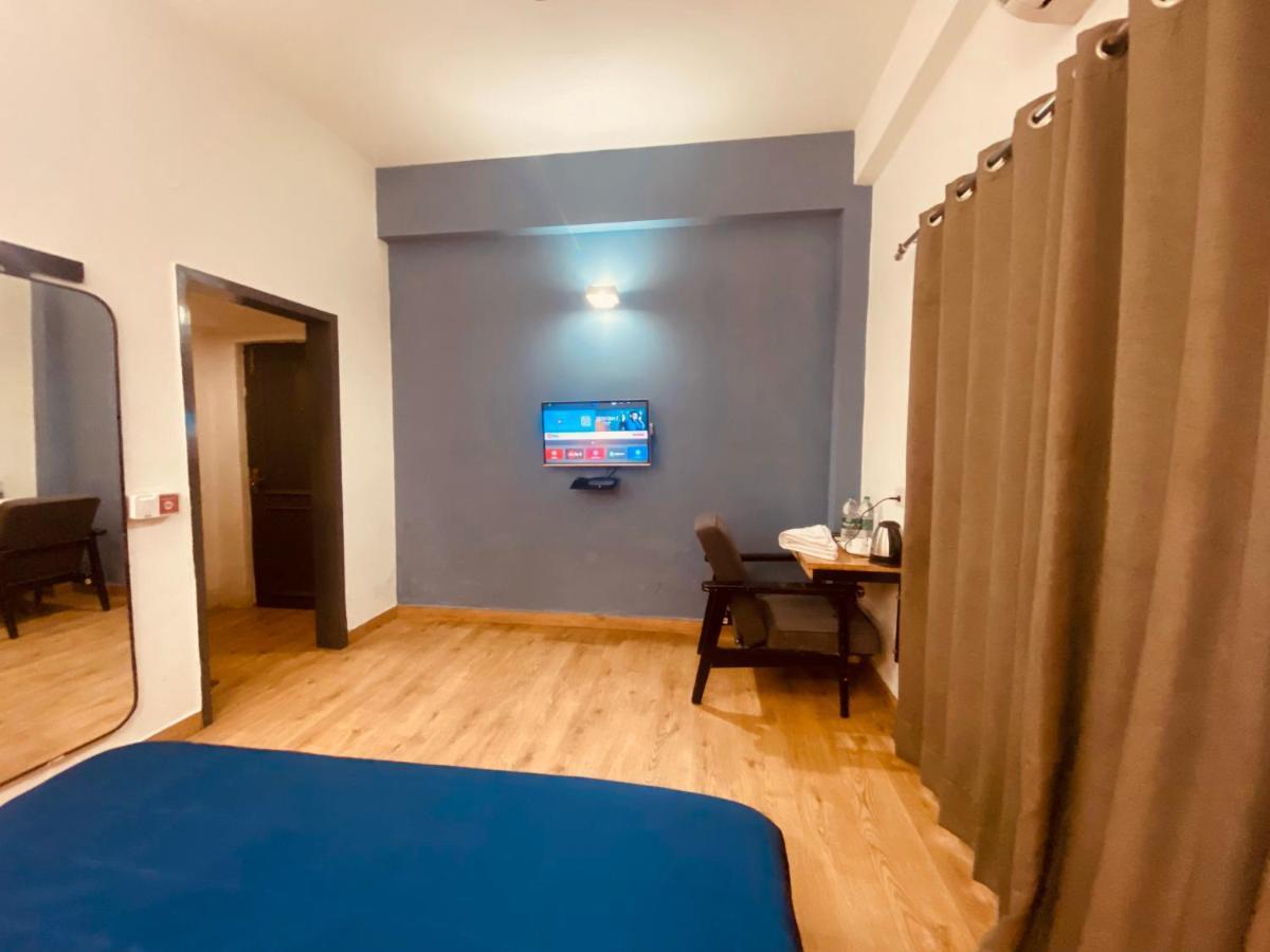 Divine Inn Couple Friendly Hotel Near Sector 51 Metro Station Noida Exterior photo