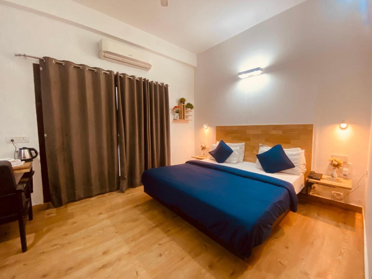Divine Inn Couple Friendly Hotel Near Sector 51 Metro Station Noida Exterior photo