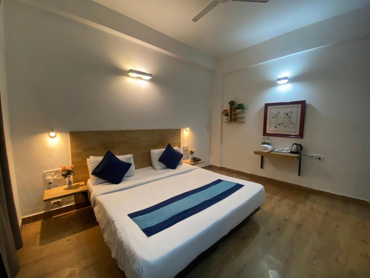 Divine Inn Couple Friendly Hotel Near Sector 51 Metro Station Noida Exterior photo