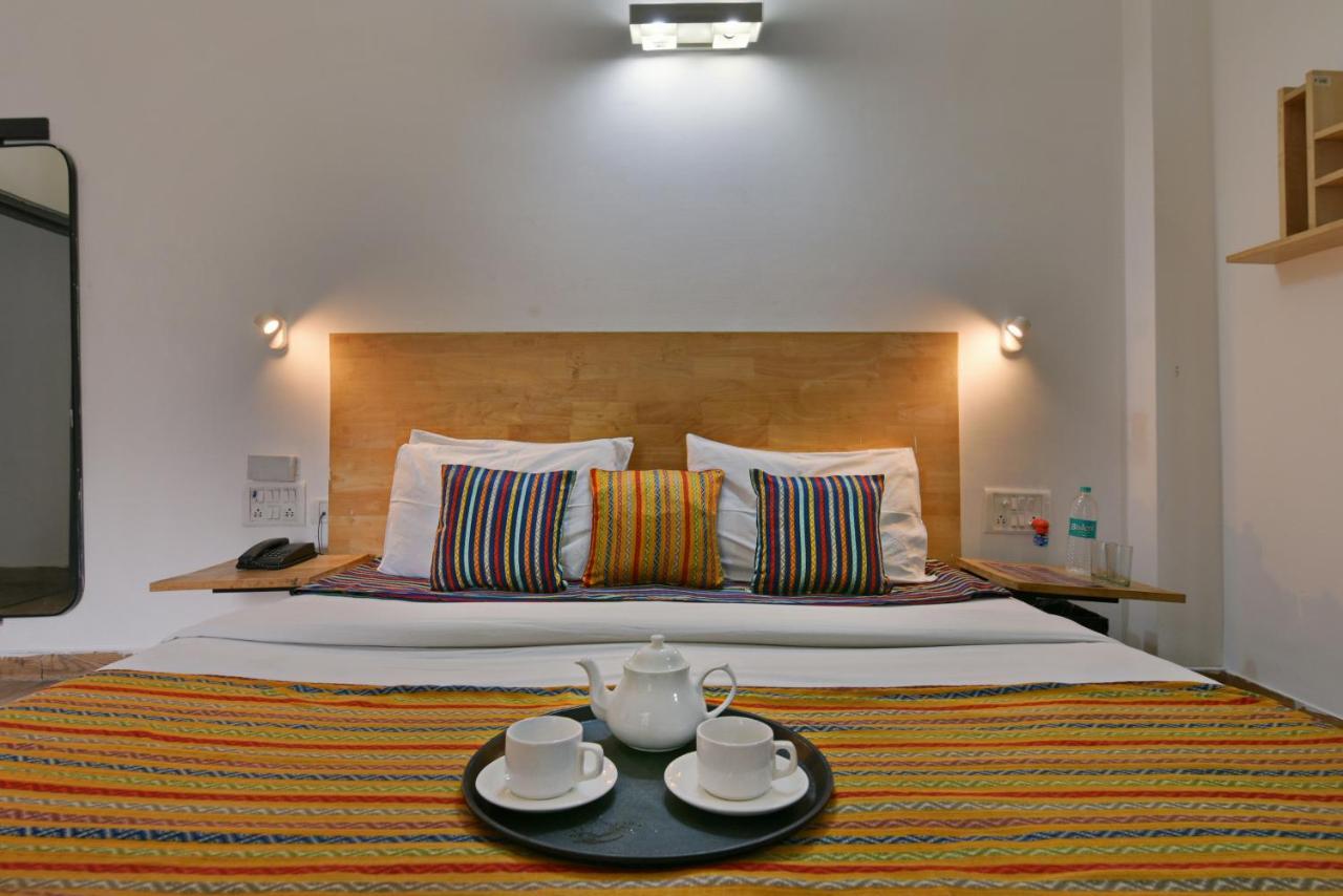 Divine Inn Couple Friendly Hotel Near Sector 51 Metro Station Noida Exterior photo