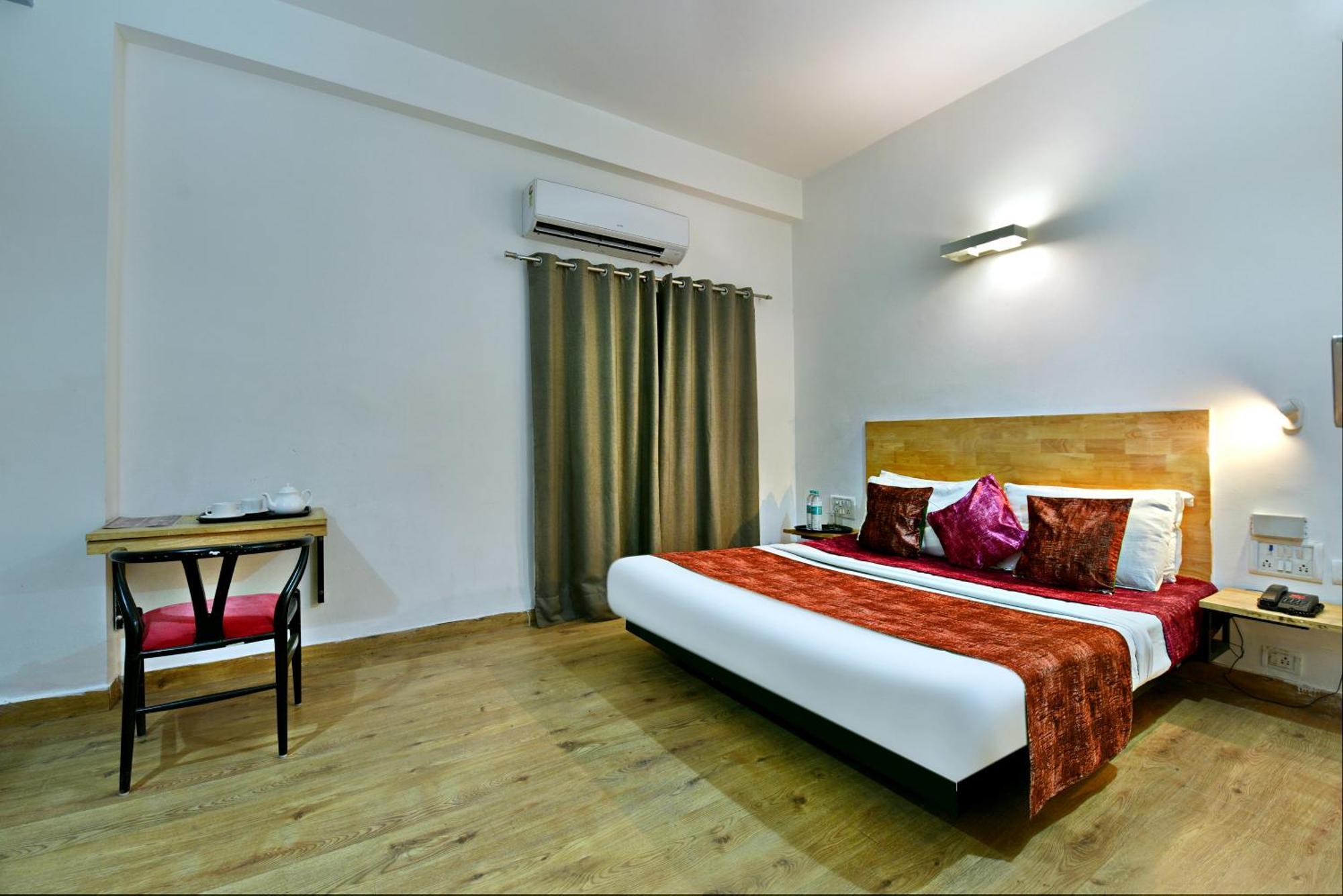 Divine Inn Couple Friendly Hotel Near Sector 51 Metro Station Noida Exterior photo