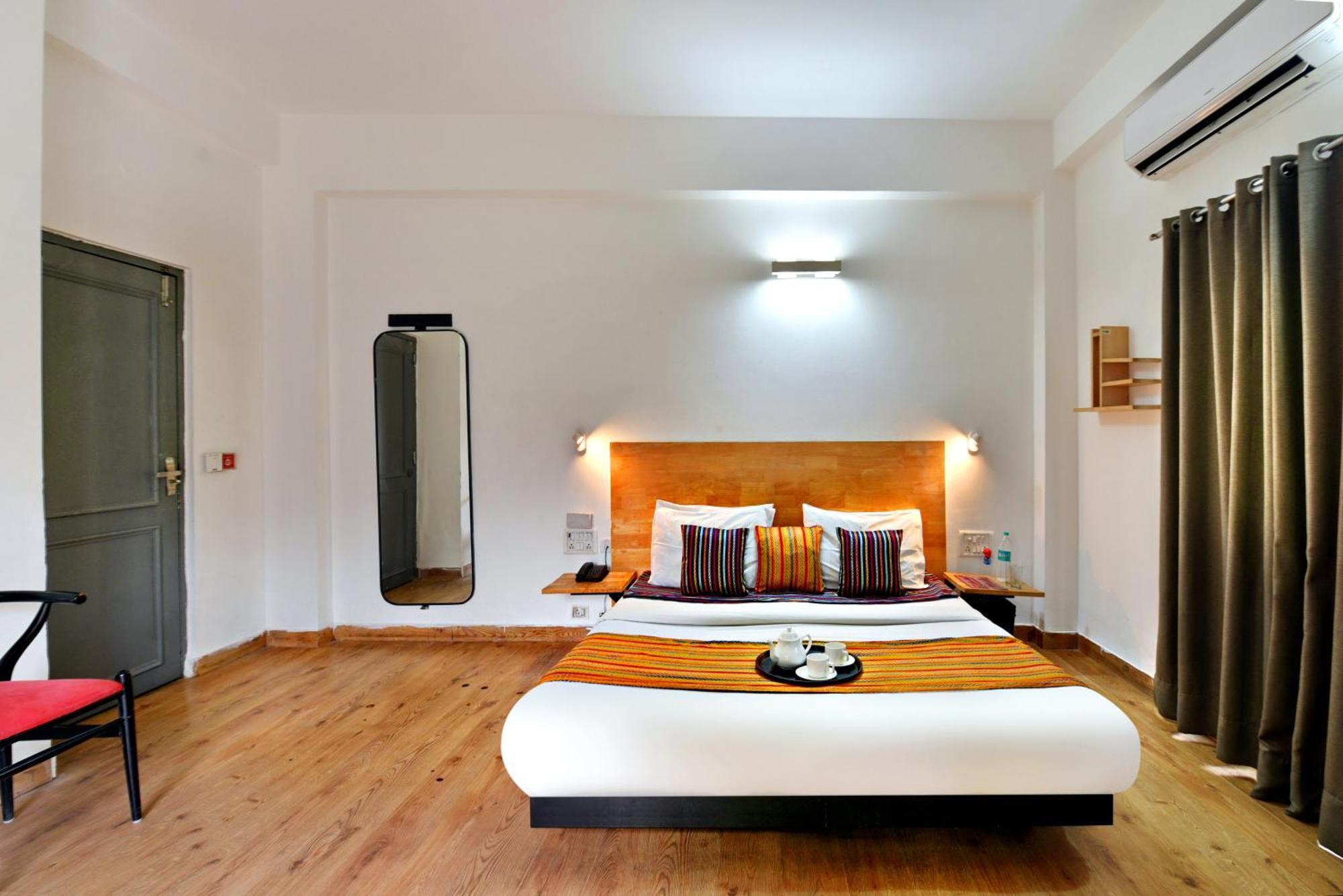 Divine Inn Couple Friendly Hotel Near Sector 51 Metro Station Noida Exterior photo